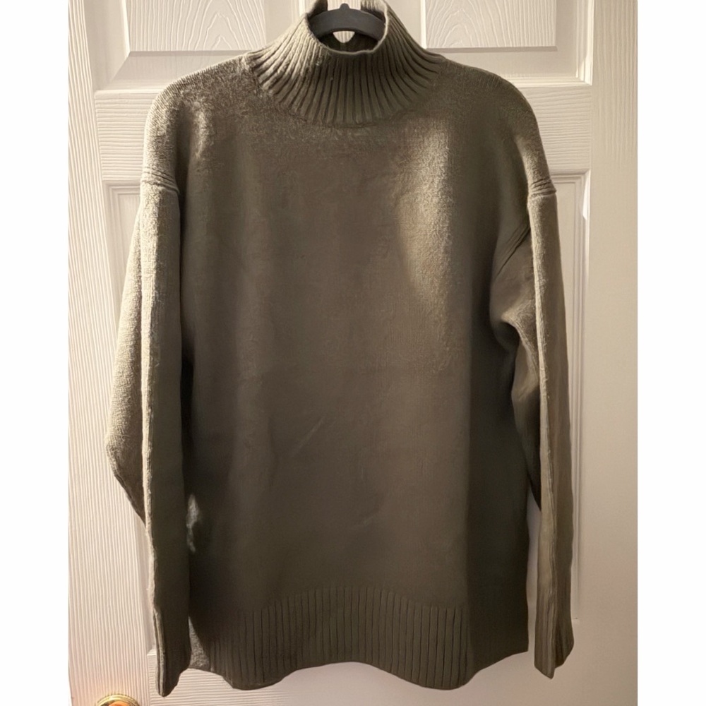 H&M Olive Turtleneck Sweater Cozy Knit